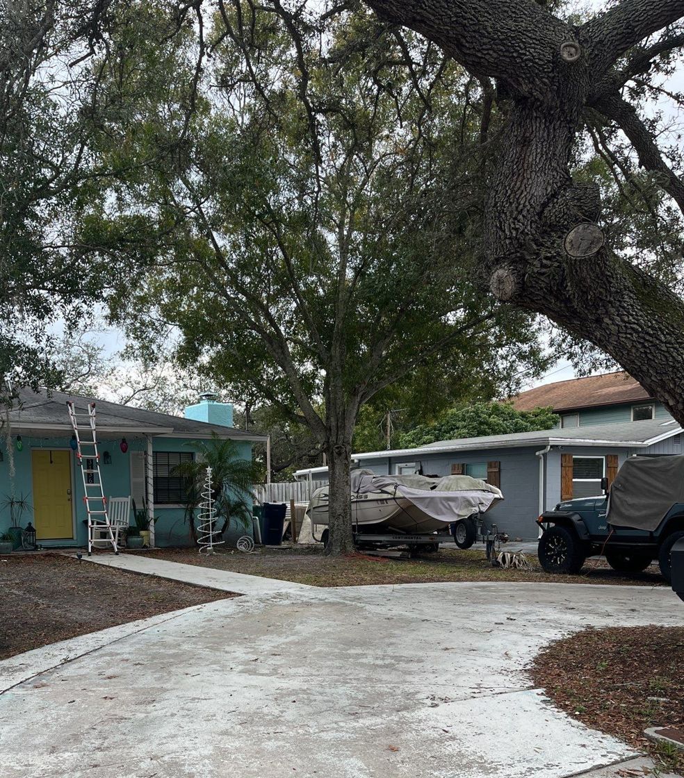 Front of a South Tampa home before metal roof replacement